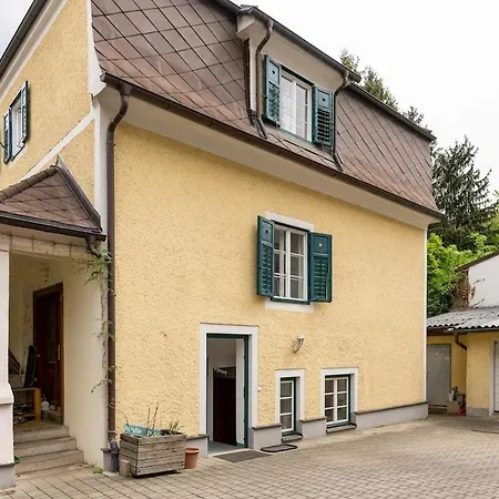 Central, Calm Oasis With Private Parking * Graz
